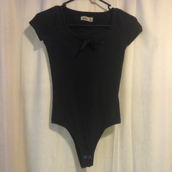 🎉4 for $20 Hollister Body Suit - Picture 1 of 6